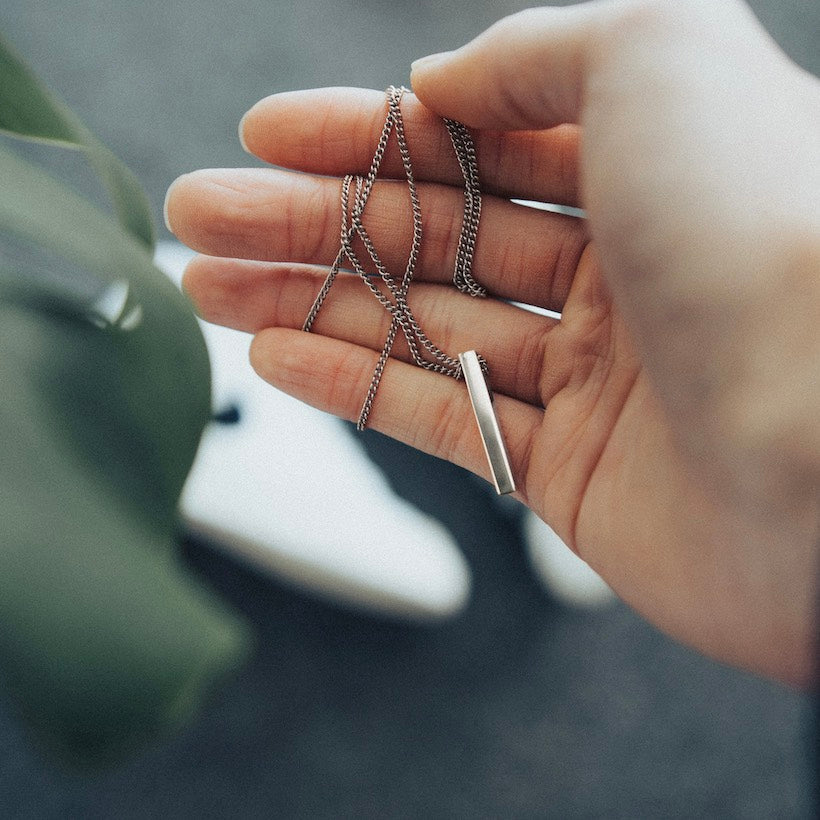 Minimal Bar Necklace - Silver