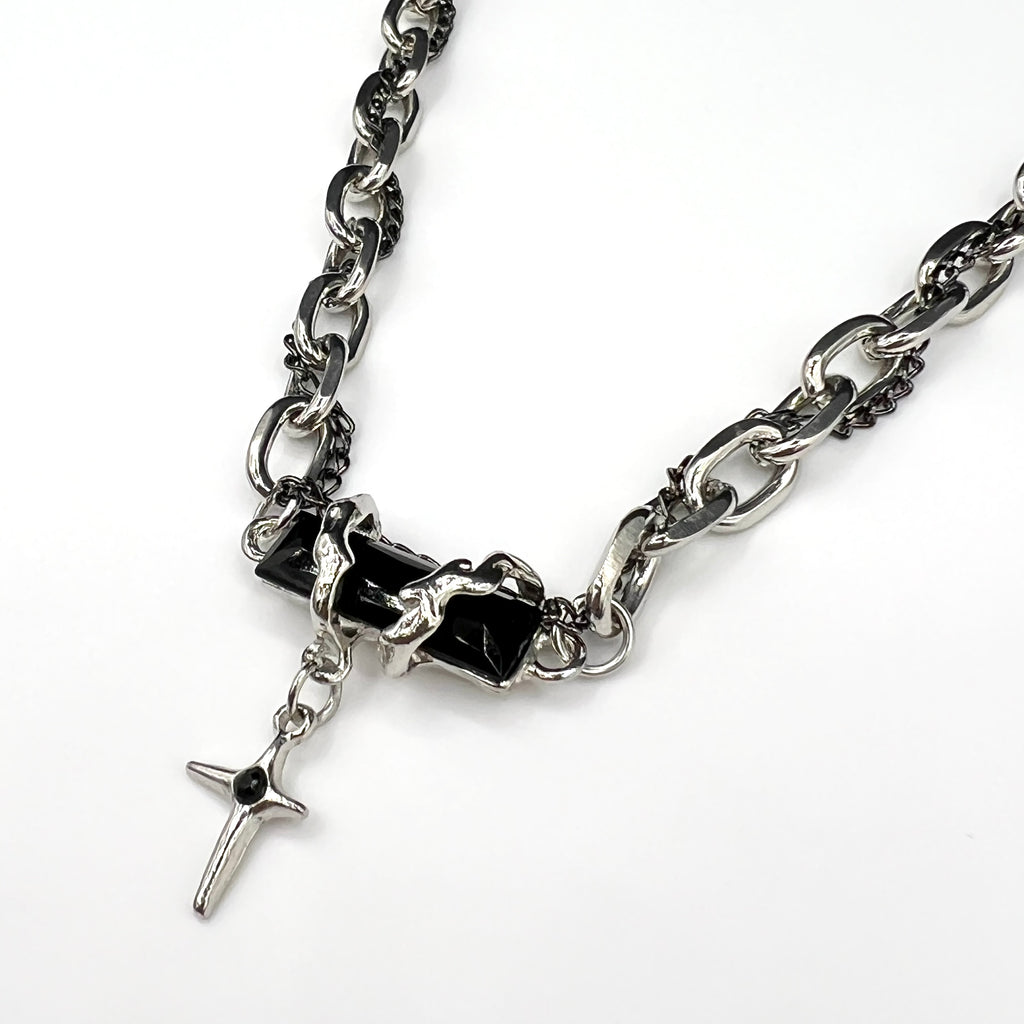 Our Black Onyx & Silver Chain Necklace has been hand crafted using the highest quality silver & black link chain and our black onyx pendant, handcrafted and made to last.