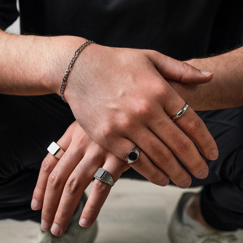 Solid Signet Ring in Silver