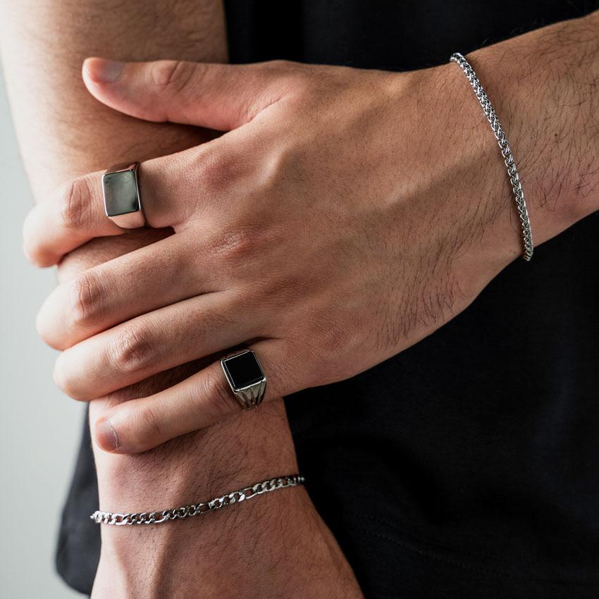 Solid Signet Ring in Silver