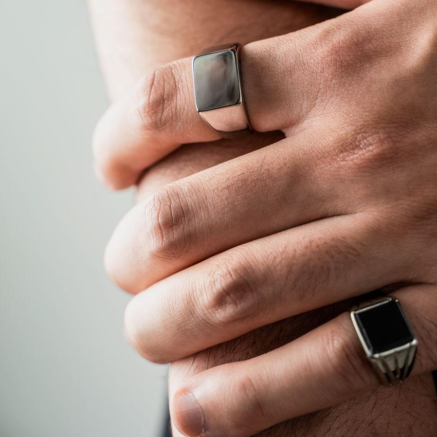 Solid Signet Ring in Silver